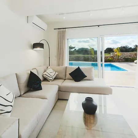 Aiolia Villa Lakhania