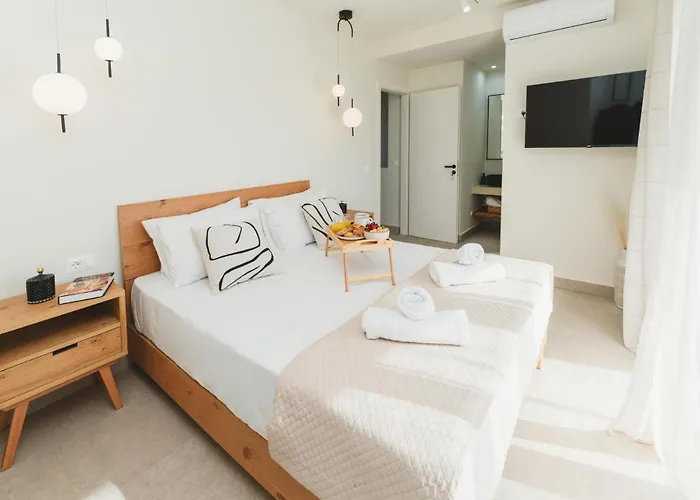 Aiolia * لاخنيا